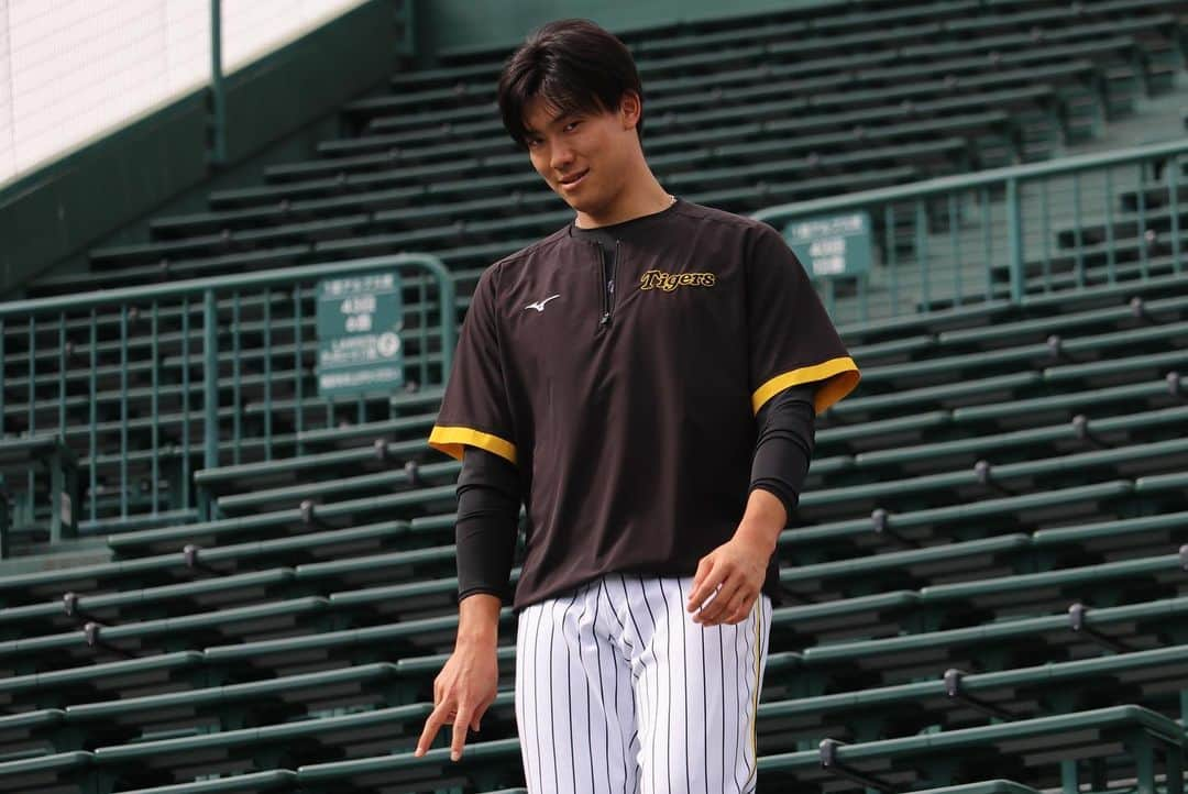 阪神タイガースさんのインスタグラム写真 - (阪神タイガースInstagram)「10月30日、甲子園球場での秋季練習の様子②です！ #川原陸 選手 #伊藤将司 選手 #島本浩也 選手 #鈴木勇斗 選手 #及川雅貴 選手 #村上頌樹 選手 #才木浩人 選手 #西純矢 選手 #浜地真澄 選手 #平田勝男 ヘッド #湯浅京己 選手 #阪神タイガース  #秋季練習」10月30日 20時11分 - hanshintigers_official