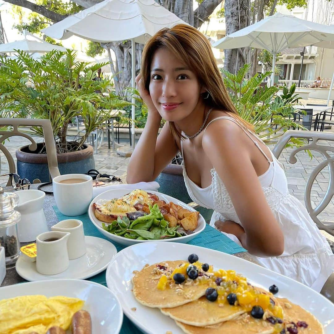 橋本梨菜さんのインスタグラム写真 - (橋本梨菜Instagram)「いつかのすっぴんmorning🌞  背中くろ〜👱🏾‍♀️笑」10月30日 23時45分 - hashimoto_rina_