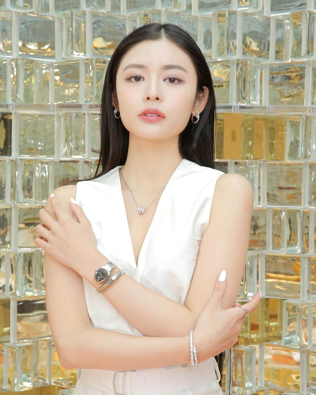 古畑星夏さんのインスタグラム写真 - (古畑星夏Instagram)「⠀ #Bulgari  ドレスアップをして、  ブルガリ セルペンティ ポップアップストアに行ってきました😌!!!  ブルガリらしい大人な上品さと輝きの世界観がとっても素敵✨  どこから見ても美しくて強くて、  そんな素敵な女性になりたいなぁって思えるイベントでした💍  11月6日まで六本木ヒルズ 大屋根プラザで開催されいるので是非行ってみて欲しいです☺️♡  　#BulgariSerpentiPopUp#bulgarijewelry」10月31日 15時08分 - starandsummer