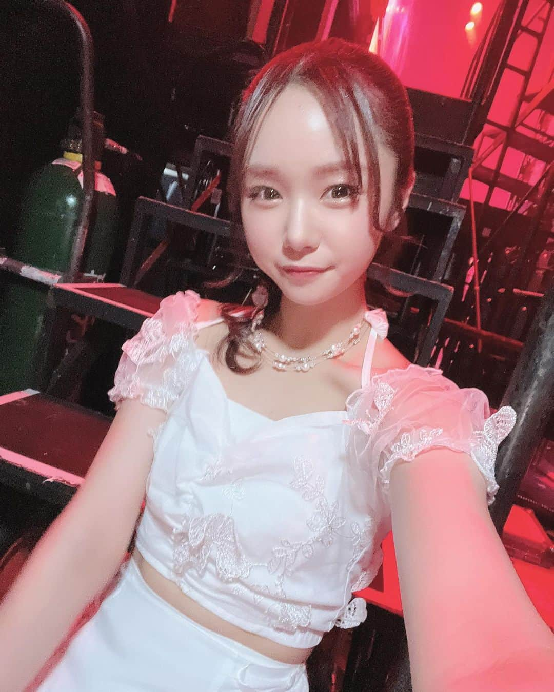 真下華穂さんのインスタグラム写真 - (真下華穂Instagram)「NGT48 1stツアー 未完成の未来 2022.07.24~2022.10.30 完走💨  ゆっくり振り返り投稿します💖🧡 （グラビアのオフショットも間に挟むよ〜🫣）  「僕の涙は流れない」ユニットに参加させていただきました！ セクシー選抜らしい､､🥹💖  #ngt48 #真下華穂」10月31日 22時10分 - k.a.h.o.kahochan