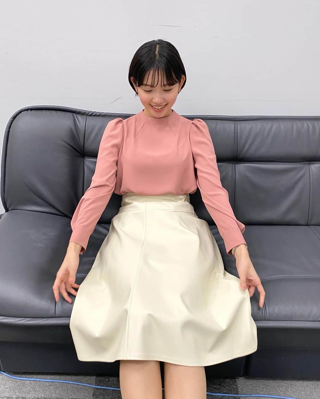 田中瞳さんのインスタグラム写真 - (田中瞳Instagram)「.  ❶top #liesse_official 　skirt #nolleys_official ❷top #tiara_melrose  　skirt #nolleys_official」11月1日 12時58分 - hitomi_tanaka_9
