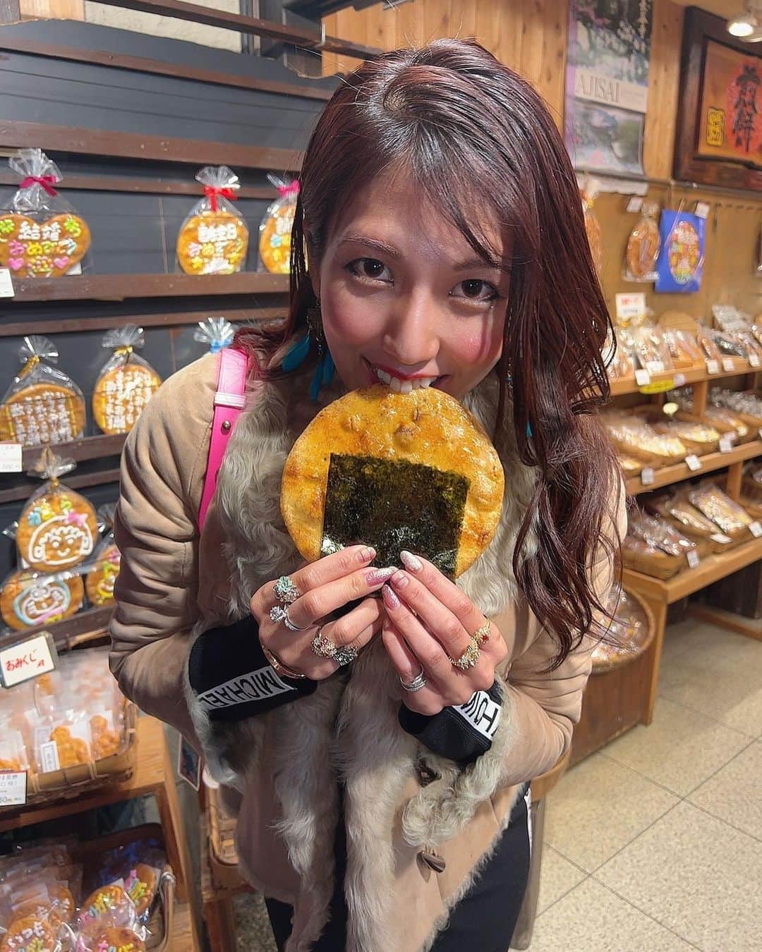神谷麻美さんのインスタグラム写真 - (神谷麻美Instagram)「#らぶらぶ だよ♥️💖👸🫶🏻🤴💖♥️✨   #大好き っ💖🪐💖🏰🌈💖✨」11月2日 12時11分 - asamice428