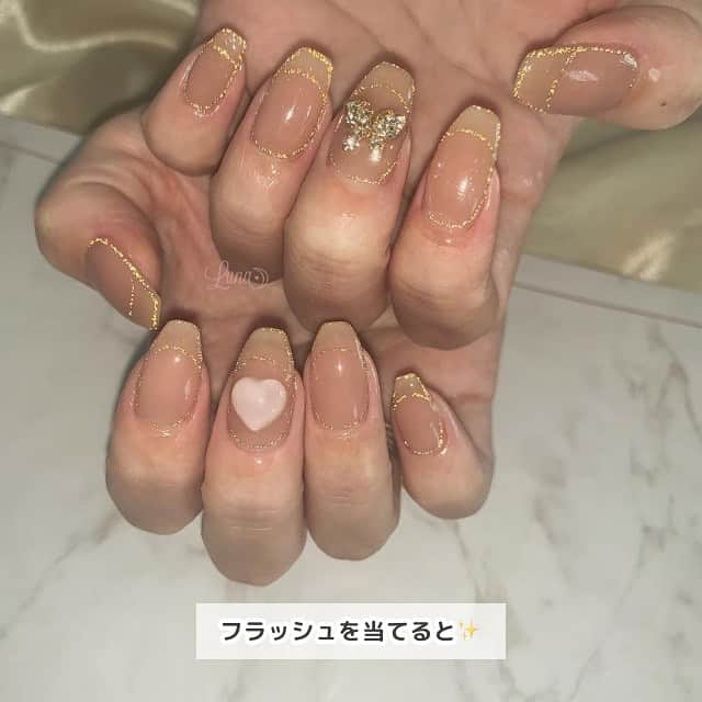 RiLiさんのインスタグラム写真 - (RiLiInstagram)「フラッシュ当てるとキラキラ⚡️ 【フラッシュネイル】🎄🫧 . 特殊なジェルネイルで フラッシュを当てると 発光してきらきらと輝く 【フラッシュネイル】🎀⚡️ . フラッシュを当てないver.の さりげないキラッとした感じも かわいいのよ〜🩰🎈 . クリスマスネイルや パーティーネイルにも ぴったりだよね🚀🚀🚀 . ネイリストさんにお願いして フラッシュネイルに 挑戦してみよ🛸⚡️ . ❣️❣️❣️⁣ RiLi.tokyoはみんなの⁣ 「なりたい」「やりたい」を応援💡⁣ .⁣ かわいいコーデやアイテム⁣ 注目スポットなどが撮れたら⁣ ハッシュタグ→#rili_tokyo を付けて投稿してね❗⁣⁣ RiLiで紹介しちゃうかも🤭⁣ ．⁣⁣ Special Thanks💋 Photo by⁣⁣ @kitty_nome  @06srsrn  @pprprprnail  @__nailmk  . #セルフネイル #ジェルネイル #ちゅるんとネイル #ガーリーネイル #オフィスネイル #シンプルネイル #大人ガーリーネイル#ハートネイル#ネイルチップ#ネイルチップオーダー#ネイルチップ通販#ネイルチップ販売#成人式ネイルチップ#成人式ネイル #振袖ネイル #結婚式ネイル #ラメフレンチ #フレンチネイル #ネイルデザイン #riliっぽネイル #卒業式ネイルチップ #rili_tokyo  #ちゅるちゅるネイル #うるうるネイル #フラッシュネイル　#クリスマスネイル #riliっぽクリスマス」11月3日 21時11分 - rili.tokyo