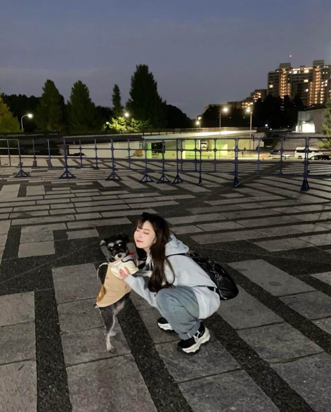 おもてちゃんさんのインスタグラム写真 - (おもてちゃんInstagram)「ごまと妹と駒沢公園まで散歩🍂 ラーメンフェスにも寄ったのにラーメンの写真撮り忘れた」11月4日 19時54分 - omotemaru