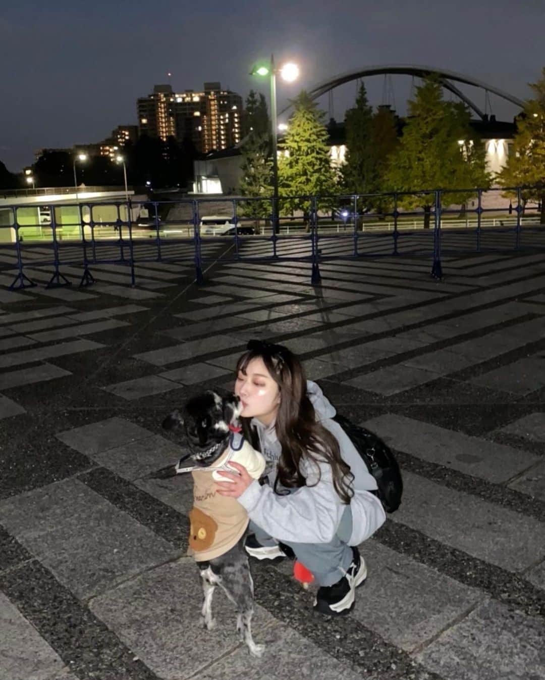 おもてちゃんさんのインスタグラム写真 - (おもてちゃんInstagram)「ごまと妹と駒沢公園まで散歩🍂 ラーメンフェスにも寄ったのにラーメンの写真撮り忘れた」11月4日 19時54分 - omotemaru