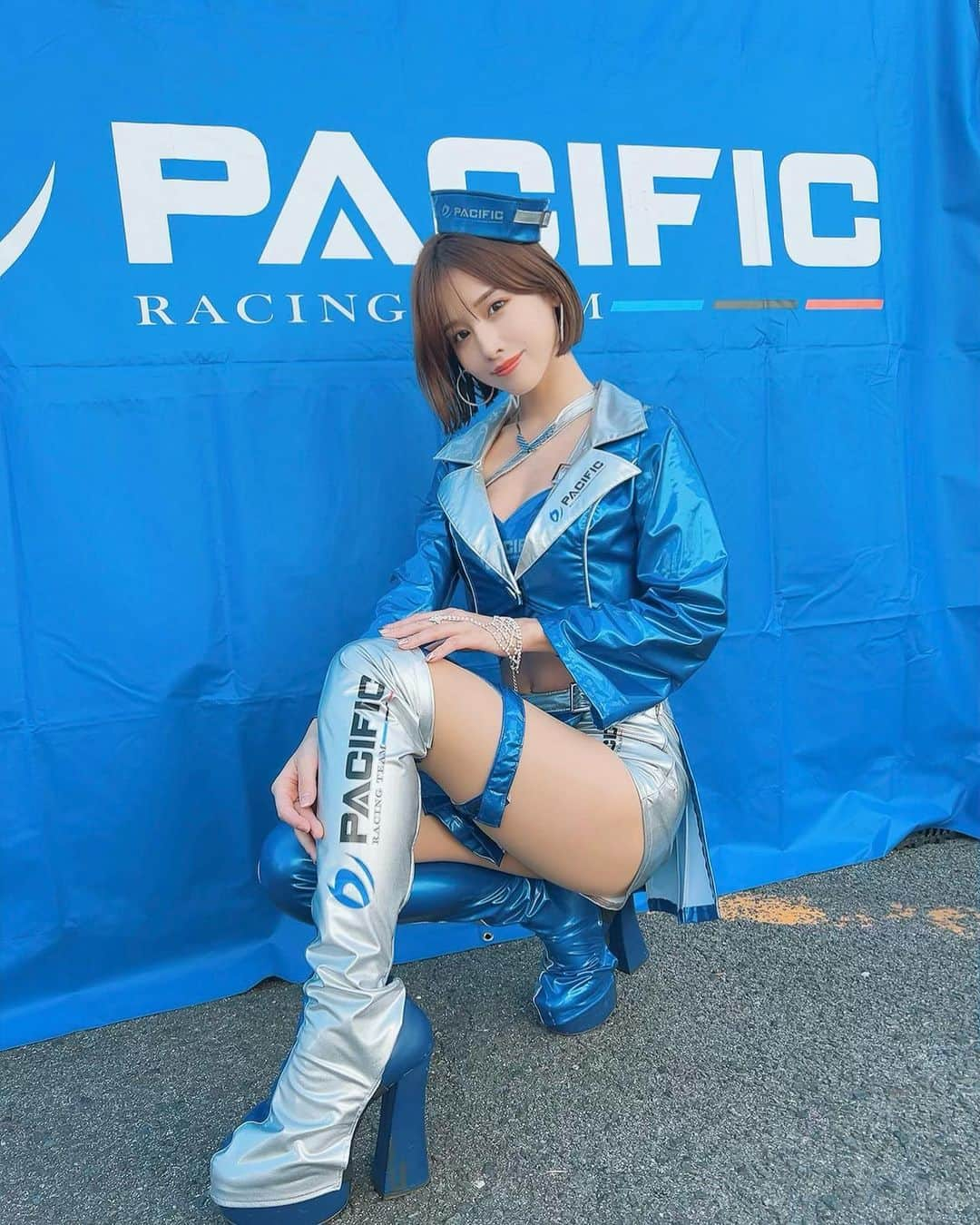 益田アンナさんのインスタグラム写真 - (益田アンナInstagram)「明日、明後日に行われる#SUPERGT Rd.8 もてぎの現地での先行投票にて、後日発送されるギャルパラを事務所に、応募券or応募券付き雑誌を送って頂ける方に感謝の気持ちとして特典をご用意しております🥰✨ (詳細は2枚目へ)  レースクイーン大賞に向けて、すごく大切なポイントになるので、お越しになる方は是非ギャルパラをGETして応援してくださると嬉しいです🌼  #レースクイーン#pacificfairies#ホロパシレーシング」11月4日 21時49分 - anna_masuda