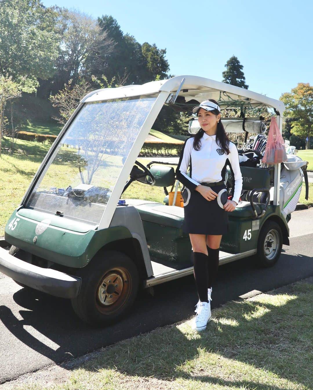 ImotoEtsuyo さんのインスタグラム写真 - (ImotoEtsuyo Instagram)「#先月 #先日 の　#ゴルフ  ・  楽しかった〜⛳️  @shiho.cc.cc  @ayano.2.5.2.5  いつもありがとう。 ・ ワンオンからのくじ。 結果は…😅 #動画 もご覧下さいね。 ・  #golf  #golfswing  #ゴルフ女子  #ゴルフコーデ  ・ #ゴルフウェア ➡︎ @lanvin_sport_official  #ランバンスポール ・  ・ #ゴルフ好き  #ゴルフ好きな人と繋がりたい #ラウンド #ゴルフ場」11月5日 21時02分 - bisuhada