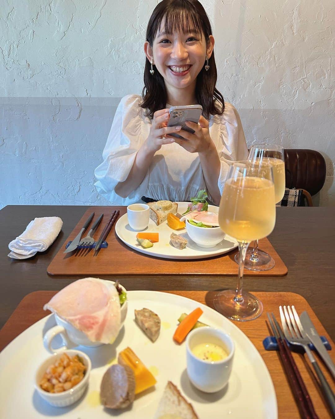 伊藤舞さんのインスタグラム写真 - (伊藤舞Instagram)「🍎 先日のまりなちゃんとのランチ。 りんごのパスタが美味しかった…♡ . 別れるギリギリまで喋り倒して 一緒に写真撮り忘れた…ので、 まりなちゃんのかわいい1S 載せときます♡ . . #lunch  #kimusho  #フルーツパスタ #いつも写真撮り忘れる #別れて思い出すパターン」11月5日 22時37分 - maiito_fbs