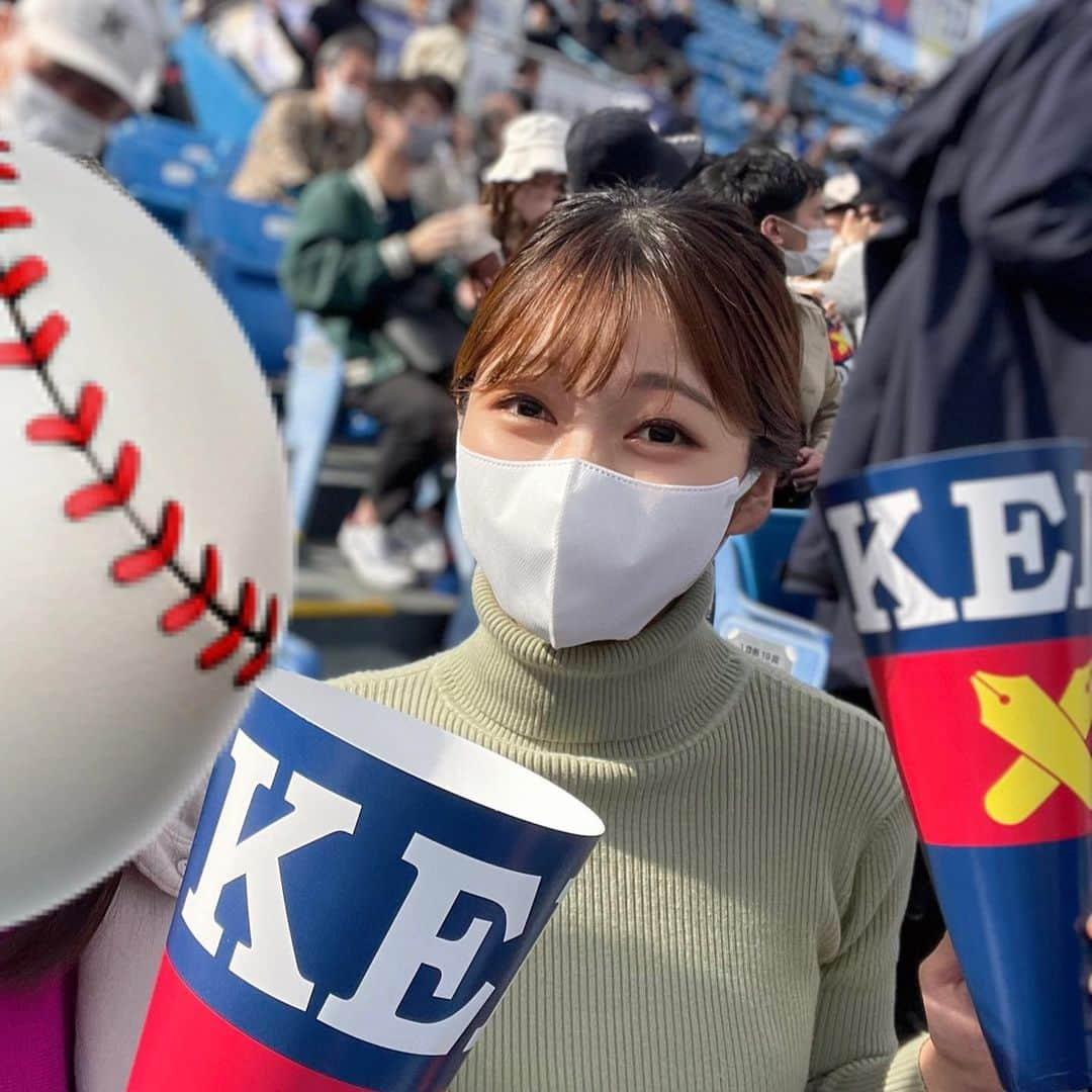 山下佳織さんのインスタグラム写真 - (山下佳織Instagram)「⚾️秋の早慶戦  4年生になって、春秋ともに現地で観られたこと、貴重な思い出です✲*ﾟ 卒業後に、母校の試合として観戦したら 今とは見え方も変わるかもしれないですね☺️ それもまた楽しみです   #早慶戦 #お天気に恵まれて  #神宮球場 #野球」11月6日 19時40分 - yama0130kaori