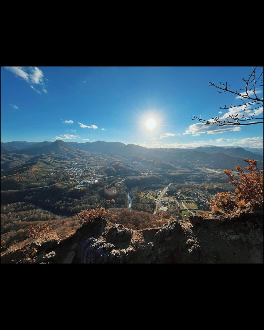 吉田晴香さんのインスタグラム写真 - (吉田晴香Instagram)「今年3回目の八剣山⛰  毎回違う景色で四季を存分に満喫🍁🌳  #北海道#八剣山#定山渓#登山#登山女子 #登山コーデ#キーン#ユニクロ#オークリー #hokkaido#hokkaidolove」11月6日 20時08分 - haruka_yoshidaa