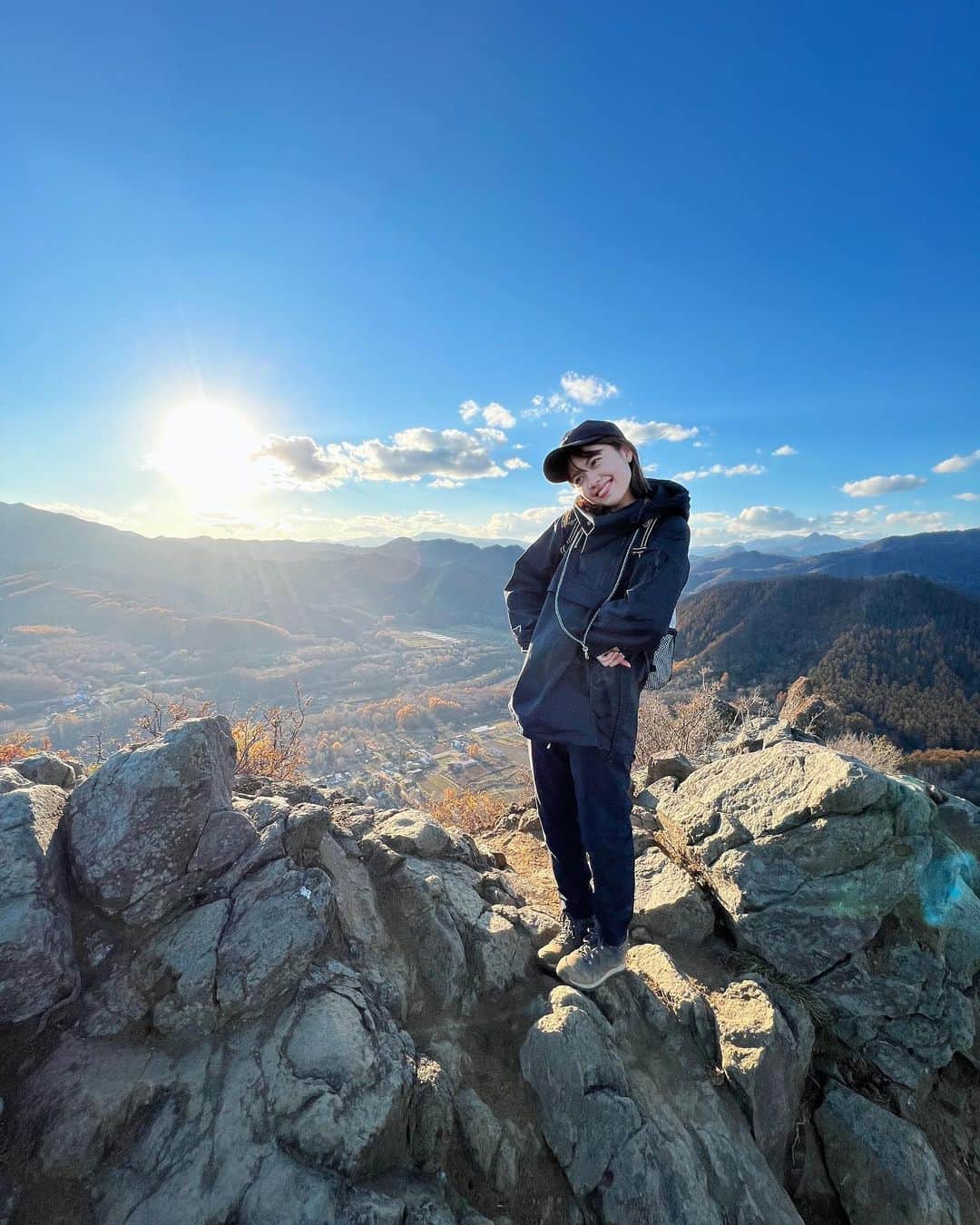 吉田晴香さんのインスタグラム写真 - (吉田晴香Instagram)「今年3回目の八剣山⛰  毎回違う景色で四季を存分に満喫🍁🌳  #北海道#八剣山#定山渓#登山#登山女子 #登山コーデ#キーン#ユニクロ#オークリー #hokkaido#hokkaidolove」11月6日 20時08分 - haruka_yoshidaa