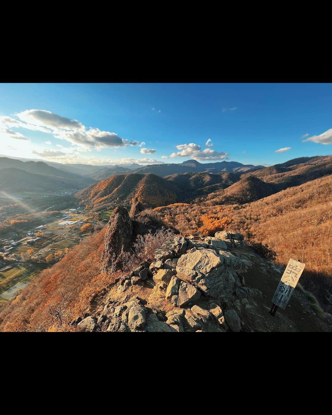 吉田晴香さんのインスタグラム写真 - (吉田晴香Instagram)「今年3回目の八剣山⛰  毎回違う景色で四季を存分に満喫🍁🌳  #北海道#八剣山#定山渓#登山#登山女子 #登山コーデ#キーン#ユニクロ#オークリー #hokkaido#hokkaidolove」11月6日 20時08分 - haruka_yoshidaa