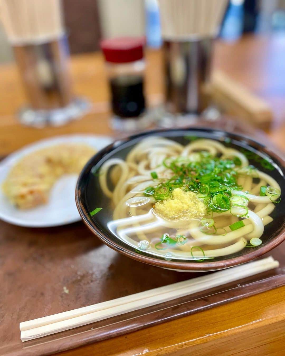 白戸ゆめのさんのインスタグラム写真 - (白戸ゆめのInstagram)「💚 . 週1回は絶対行ってた上原🤤 かぼちゃの天ぷらが あまりにも甘くて美味しくて必ず食べちゃう笑 . #香川 #讃岐うどん #ゆめグル」11月6日 22時21分 - yumeno.s_