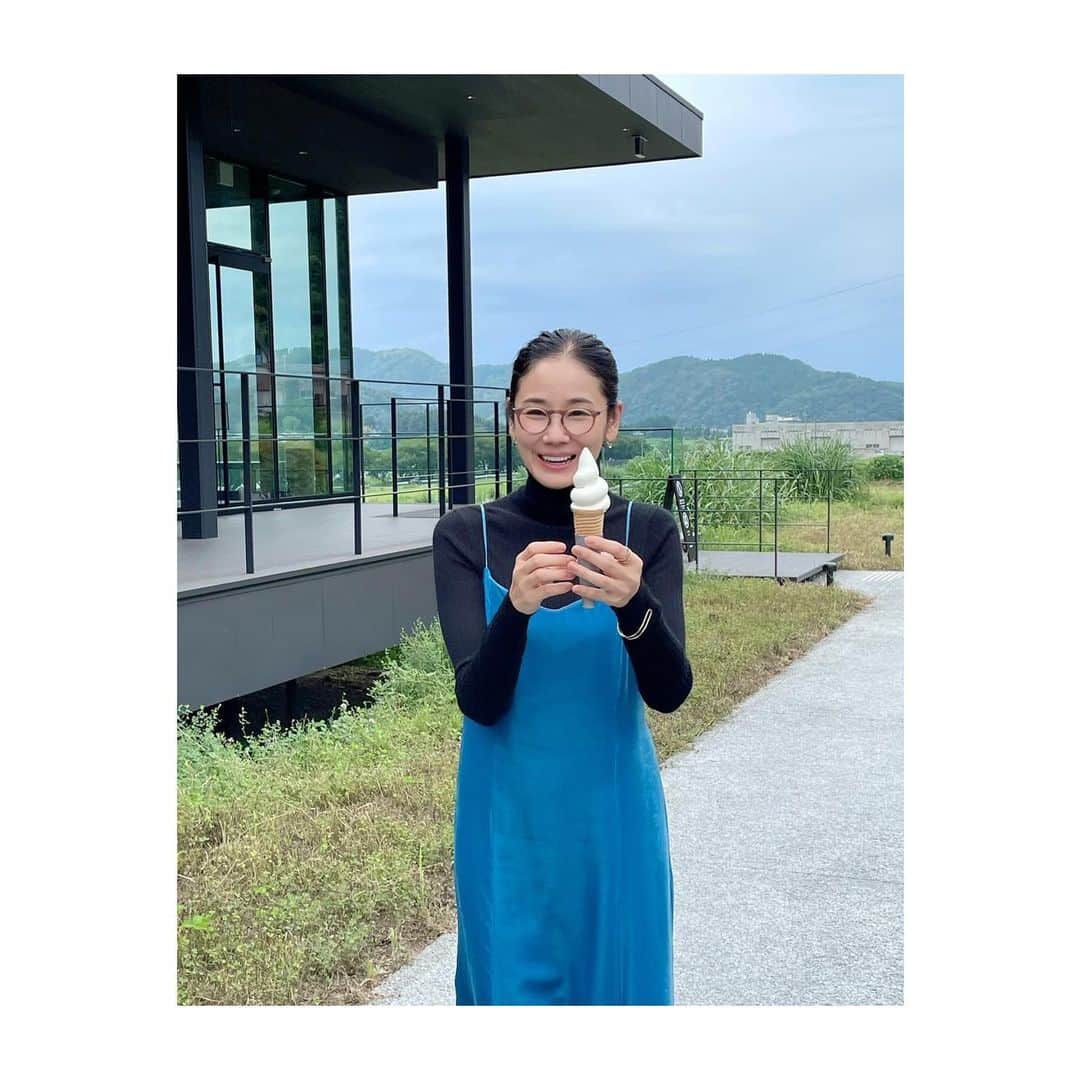 吉田羊さんのインスタグラム写真 - (吉田羊Instagram)「本日発売の 「大人のおしゃれ手帖」12月号。  石川県と福井県の県境エリア、 加賀越前の旅に行ってきました。  技と伝統を、 いにしえから現代、 そして未来へ。 新しい風も吹きこみつつ。  大人も まだ大人でない方も ぜひ。  Check out the new magazine released today.  #otonanoosharetecho  #加賀越前 #顔出しパネル #久しぶり #蟹なのか羊なのか」11月7日 16時05分 - yoshidayoh_official