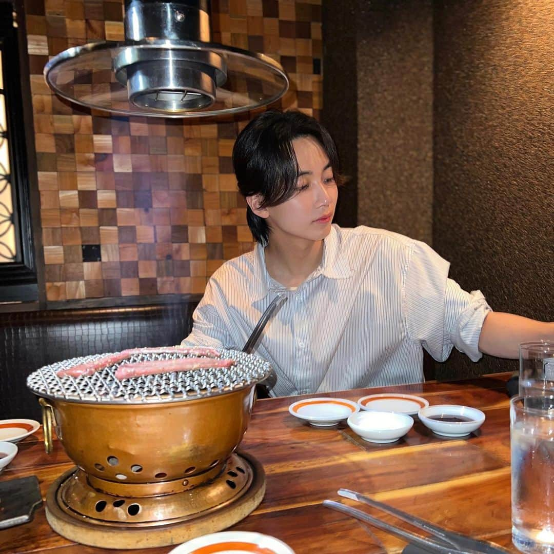 ジョンハンさんのインスタグラム写真 - (ジョンハンInstagram)「포토 바이 순영이📸」11月8日 14時59分 - jeonghaniyoo_n