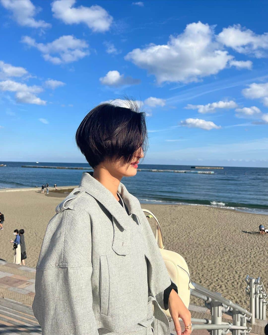 山賀琴子さんのインスタグラム写真 - (山賀琴子Instagram)「秋晴れが気持ちよかった週末。  少し前に購入した新しいバッグをやっとおろしました🤭 意外と沢山ものが入って使いやすいところも、やっぱりいいなぁ✨」11月8日 19時59分 - kotokoyamaga