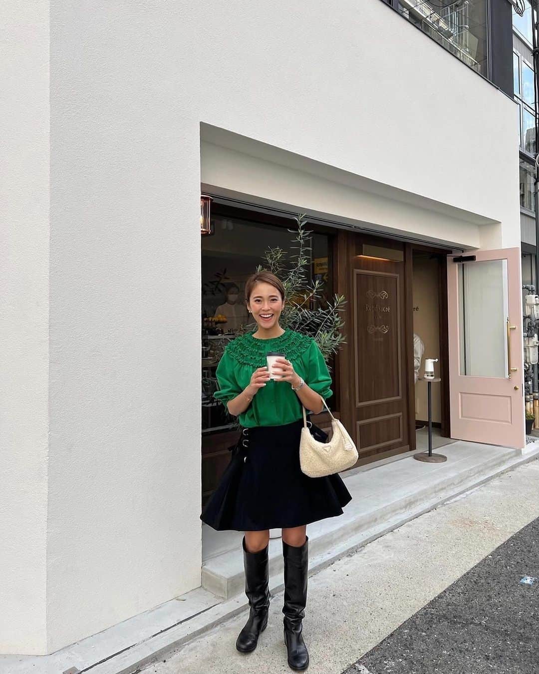 Risako Yamamotoさんのインスタグラム写真 - (Risako YamamotoInstagram)「rosyの方にたくさんご質問頂いていたのでフィード投稿でお答えします💌  スカートは母のおさがりを先日私サイズにお直ししたjil sanderのもの♥︎ きちんと測ったつもりでしたが、まだ大きかった🥲笑  ミニフリルと合わせるコーディネートがお気に入りです💚  #coordinate #ootd #fashion #outfit #rosymonster #jilsander #PRADA #sergiorossi」11月8日 20時20分 - risako_yamamoto