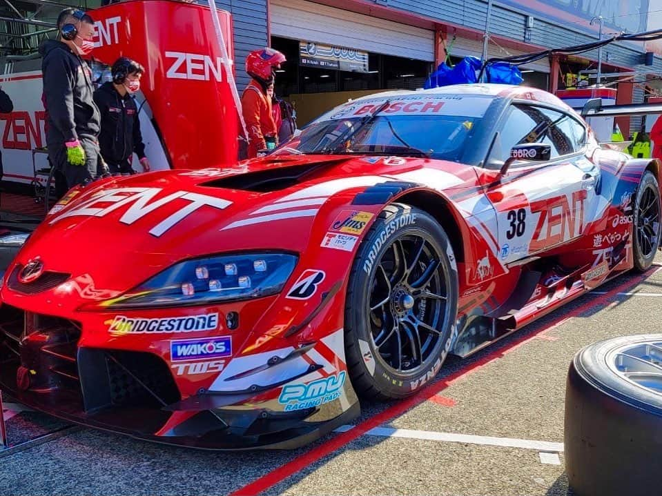 松田蘭さんのインスタグラム写真 - (松田蘭Instagram)「SUPER GT 最終戦  予選は38号車は1'36.754のタイムで 決勝13番手グリッドからのスタートが決定！  決勝当日は波乱のレースの中 13番手→10位で 無事フィニッシュすることができました🏁❤️  今シーズンチームの皆さまが 精一杯頑張る姿を側で見守ることができ 応援する皆さまの沢山の愛を ZENTsweeties2022として感じられて幸せです！  今シーズンTGR TEAM ZENT CERUMOの応援を ありがとうございました❤️✨  #ZENT #ZENTsweeties #ZENTsweeties2022 #レースクイーン #racequeen  #RQ #motorsport  #モータースポーツ #SUPERGT #sgt #sgt2022 #GT500 #38号車 #TGRTEAMZENTCERUMO #CERUMO #racerumo #zentcerumo  #モビリティリゾートもてぎ  #モータースポーツ好きな人と繋がりたい  #車 #車好きな人と繋がりたい  #写真 #写真好きな人と繋がりたい  #costume  #コスチューム #冬コス #夏コス #皆さんに愛を #松田蘭」11月8日 22時23分 - ran_mjargtne