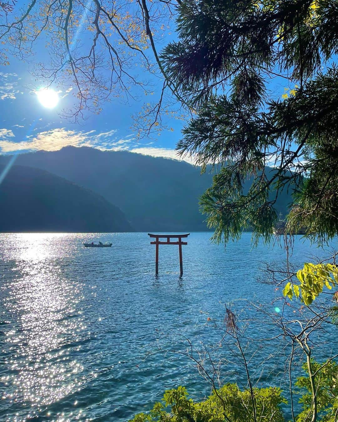 MIKAさんのインスタグラム写真 - (MIKAInstagram)「Autumn vibes 🍂 ⠀ Pink cookie monster sweater, Onsen, feel Japan ♨︎ ⠀」11月9日 15時19分 - cjd_mika