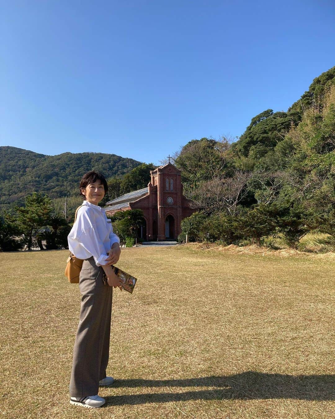 鈴木保奈美さんのインスタグラム写真 - (鈴木保奈美Instagram)「今回訪れたのは、長崎・五島列島。天気が良くて人はみんなやさしくて、おまけに月食も観られて大満足の旅だった。 盛り沢山の様子は2ヶ月後の　@precious.jp  で‼️  #五島列島福江島」11月9日 19時39分 - honamisuzukiofficial
