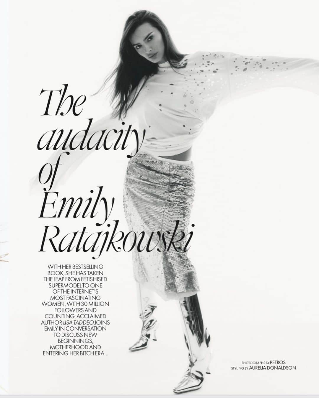 エミリー・ラタコウスキーさんのインスタグラム写真 - (エミリー・ラタコウスキーInstagram)「The Audacity! Thank you to the lovely @elleuk team for this cover + my wonderful and generous friend @lisadtaddeo for talking babies, body politics and yes, bitch eras.」11月9日 23時50分 - emrata