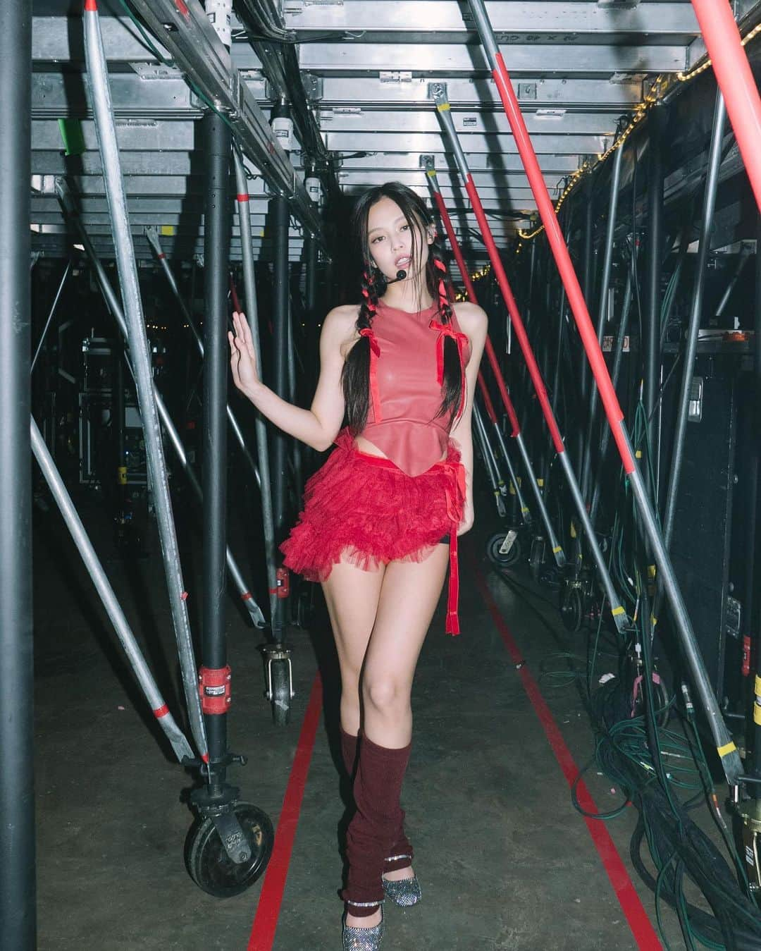 ジェニーさんのインスタグラム写真 - (ジェニーInstagram)「Quickchange moments in Houston❣️ Thank you for coming to our show, had the best time in H-town 💃」11月10日 4時40分 - jennierubyjane