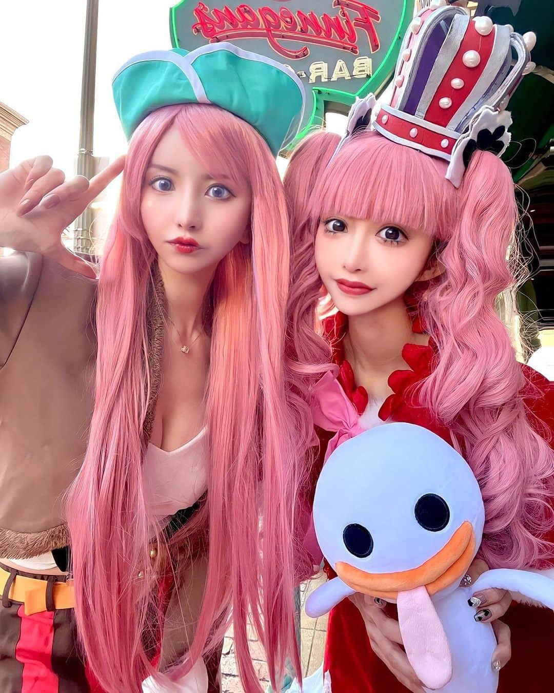 愛川みれいさんのインスタグラム写真 - (愛川みれいInstagram)「👻×🍖  今年も @riona.i 👸💓と ハロウィンユニバしてきたよ🌏🎃❤️  #ユニバ#ユニバーサルスタジオジャパン  #usj#ワンピース#ハロウィンコスプレ  #ペローナ#ジュエリーボニー #一條りおな#愛川みれい」11月10日 19時03分 - mirei.aikawa