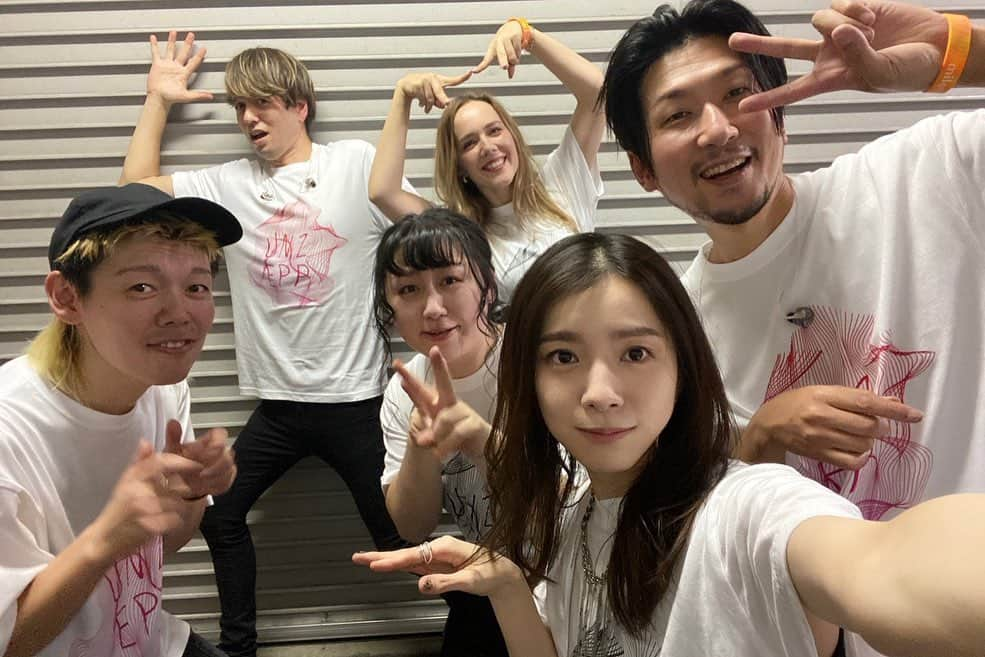 miletさんのインスタグラム写真 - (miletInstagram)「UNZEPP・名古屋2日目 伝えたいこと全部伝えた！燃え尽きた。 Zeppという大好きな場所で、大切なあなたに向けて歌えて、そして受け取ってもらえて。心の底から幸せです。 今日はもんのすごかった！！ 愛知の底力めちゃくちゃかっこよかった。 愛してる愛知てる。また来るね。 #milet #milet_UNZEPP  Photo by @sotarogoto」11月11日 21時37分 - milet_music