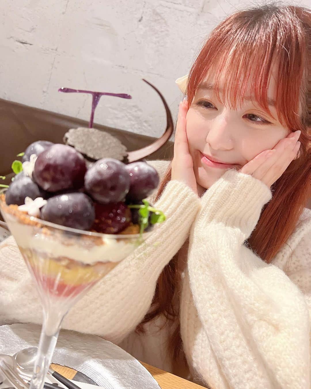 中川梨花さんのインスタグラム写真 - (中川梨花Instagram)「. 夜パフェ🤤🍇🤍🌙」11月11日 22時35分 - rikanakagawa_official