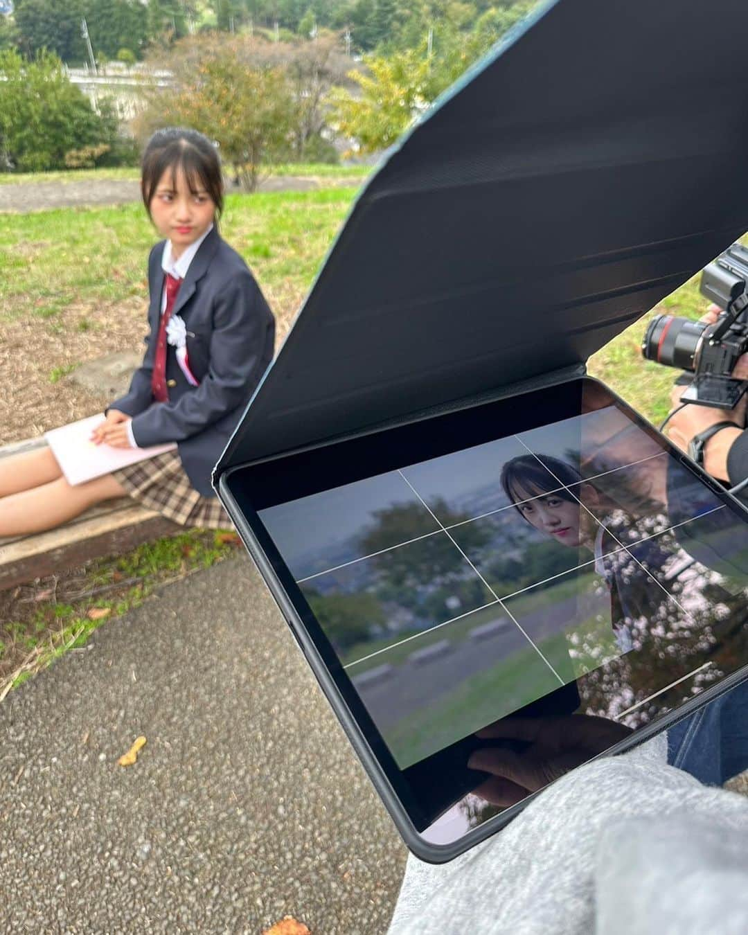 まほこさんのインスタグラム写真 - (まほこInstagram)「今日のめるぷちのオフショ🕊  今日の動画はめるぷち初の【歌ってみた】です🎙 レコーディングもMV撮影もとっても楽しかったです🥳  是非【めるぷち すずめ 歌ってみた】聴いてみてください🤍   #めるぷち  #すずめの戸締り  #すずめ  #まほこ」11月11日 23時09分 - mahoko.0918