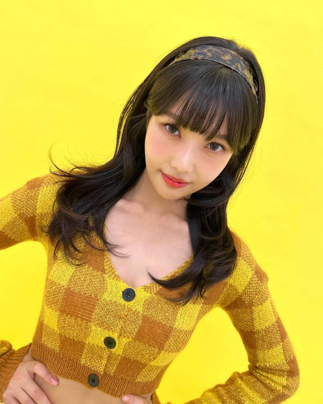 ジョイ（パク・スヨン ）さんのインスタグラム写真 - (ジョイ（パク・スヨン ）Instagram)「💛💛💛🤭 💄 @a_ryeomii  💇‍♀️ @soon_e_10  👗 @humming5」11月12日 21時59分 - _imyour_joy