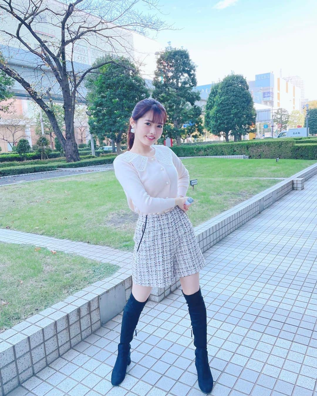 谷尻萌さんのインスタグラム写真 - (谷尻萌Instagram)「こんばんは♪ どんな日曜日をお過ごしでした？♥️ こちら昨日のめざましどようびの衣装やで👗  めざど食堂では雷の呼吸をやったんやけど できてました？⚡️  土曜日はすっきり晴れていたけど、、今は東京も雨降っているなあ☔️  寒暖差に気をつけて過ごしましょ🥰🍀 ほな素敵な日曜日の夜を〜✨  #めざましどようび　#お天気キャスター」11月13日 17時13分 - tanijiri_moe