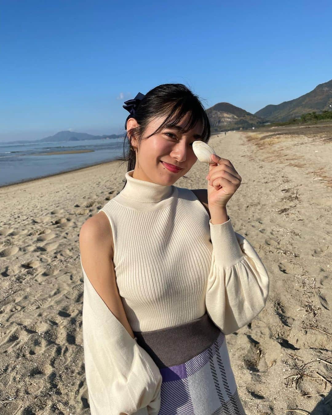 白戸ゆめのさんのインスタグラム写真 - (白戸ゆめのInstagram)「🐚  瀬戸内海はやっぱり綺麗✨ 心が洗われる〜😌 #香川 #観音寺 #瀬戸内海」11月13日 18時11分 - yumeno.s_