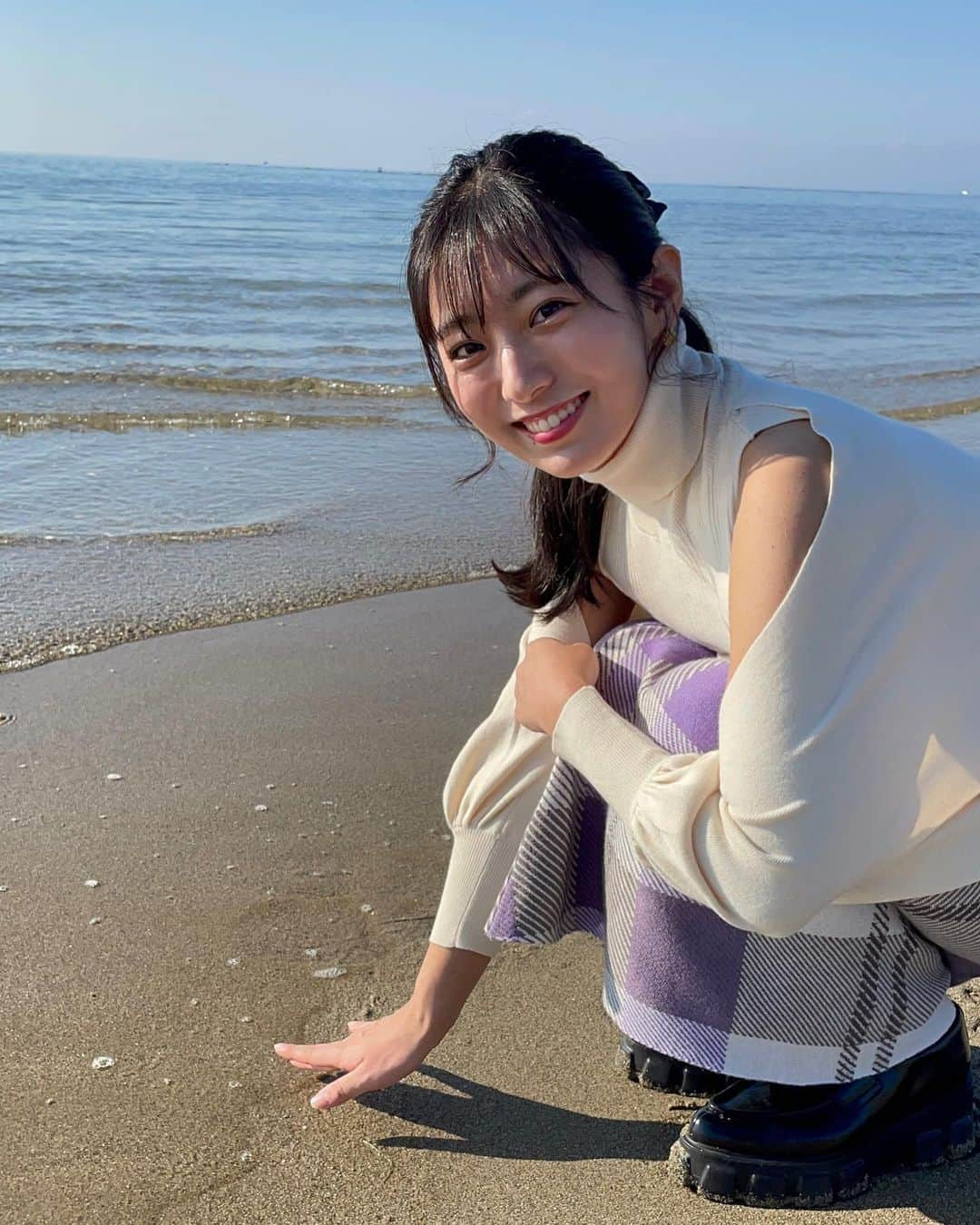 白戸ゆめのさんのインスタグラム写真 - (白戸ゆめのInstagram)「🐚  瀬戸内海はやっぱり綺麗✨ 心が洗われる〜😌 #香川 #観音寺 #瀬戸内海」11月13日 18時11分 - yumeno.s_