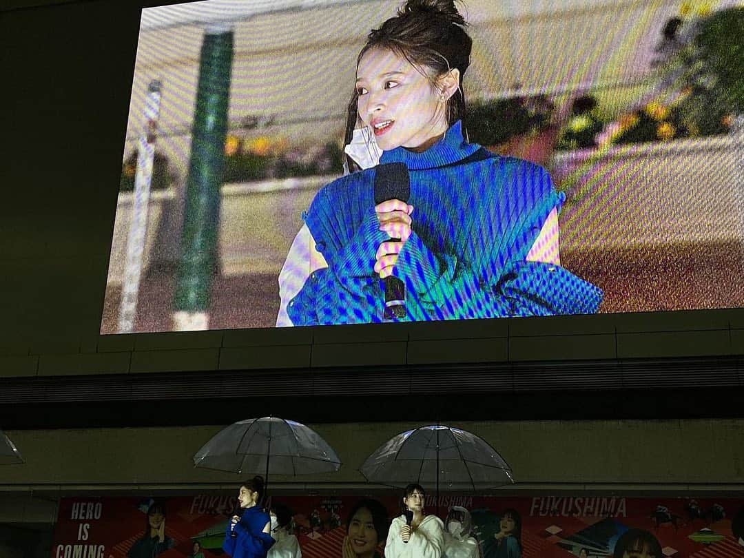 神部美咲さんのインスタグラム写真 - (神部美咲Instagram)「福島競馬場🐴トークショー ありがとうございました❣️  初の福島競馬場たっぷり堪能させて頂き いっぱい馬券買っていっぱい外しました😋😋  そして、エリザベス女王杯✨ デアリングタクト🐴  外枠が有利だったなか、 最後までほんとに よく頑張ってくれたと思います！ ほんとにほんとにありがとう😌  また来週の馬好王国で❣️  #福島競馬場 #福島記念 #エリザベス女王杯  #デアリングタクト」11月13日 18時47分 - jimbu_misaki
