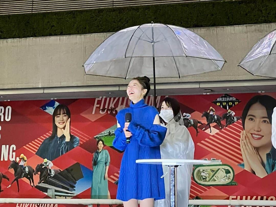 神部美咲さんのインスタグラム写真 - (神部美咲Instagram)「福島競馬場🐴トークショー ありがとうございました❣️  初の福島競馬場たっぷり堪能させて頂き いっぱい馬券買っていっぱい外しました😋😋  そして、エリザベス女王杯✨ デアリングタクト🐴  外枠が有利だったなか、 最後までほんとに よく頑張ってくれたと思います！ ほんとにほんとにありがとう😌  また来週の馬好王国で❣️  #福島競馬場 #福島記念 #エリザベス女王杯  #デアリングタクト」11月13日 18時47分 - jimbu_misaki