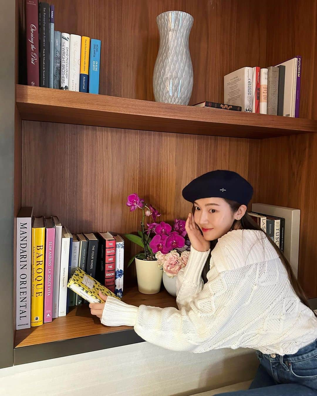 ジェシカ さんのインスタグラム写真 - (ジェシカ Instagram)「My very own suite library📚📖✨ - @mo_milan #ImAFan」11月14日 13時49分 - jessica.syj