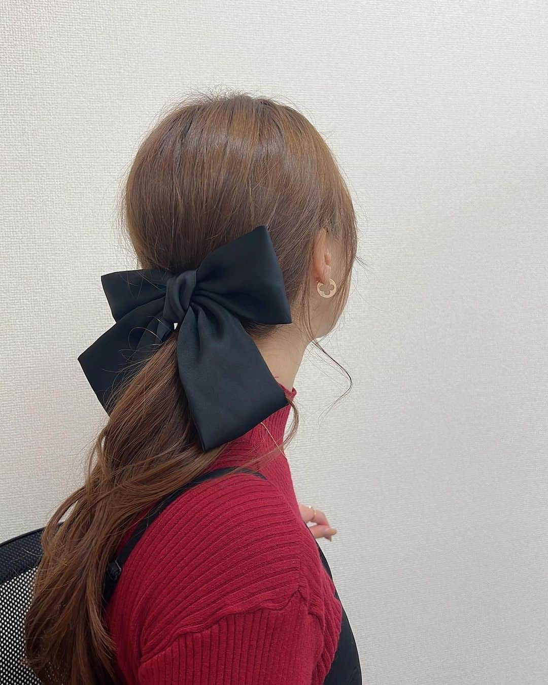 眞木美咲パメラさんのインスタグラム写真 - (眞木美咲パメラInstagram)「🎀  SHEINで買ったリボンつけてみた クーポンコード　【SGFpamy】で20%OFF になるよ♪  ぐっすり眠れない日が続くので渋谷にある @nel_by_haricchi に行ってきました 何年もお世話になってるハリッチの睡眠専門サロン 頭に鍼打って電気流してかっこいい写真撮ってもらいました😉  頭に鍼うつのきもちー♡  ありがとうございました✨  今日はジム頑張ったので焼肉食べてくるよ🗽  #SHEIN #nel #haricchi」11月14日 18時04分 - pamypamypamy