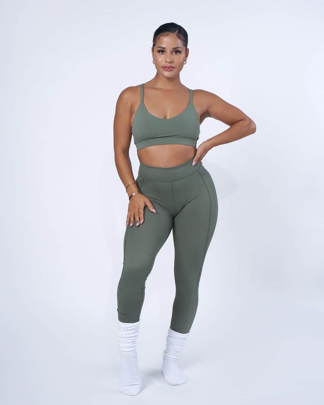 Katya Elise Henryさんのインスタグラム写真 - (Katya Elise HenryInstagram)「Want to be on THE LIST? 😏  • Join the NEW WBK VIP LIST for everything WBK related at your fingertips. Be the first to hear all of news on NEW challenges 🏋️‍♀️, new apparel 👚, meal plans and more!! Go to the link in my bio right now and sign up today! 😍🫶🏽✨」11月15日 6時24分 - katyaelisehenry