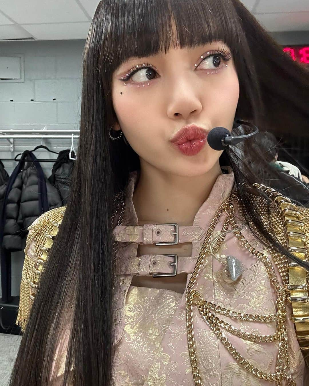 リサさんのインスタグラム写真 - (リサInstagram)「Chicago!! You guys really rocked both nights🔥 I’m gonna miss you guys so so much🥹💓」11月15日 7時05分 - lalalalisa_m