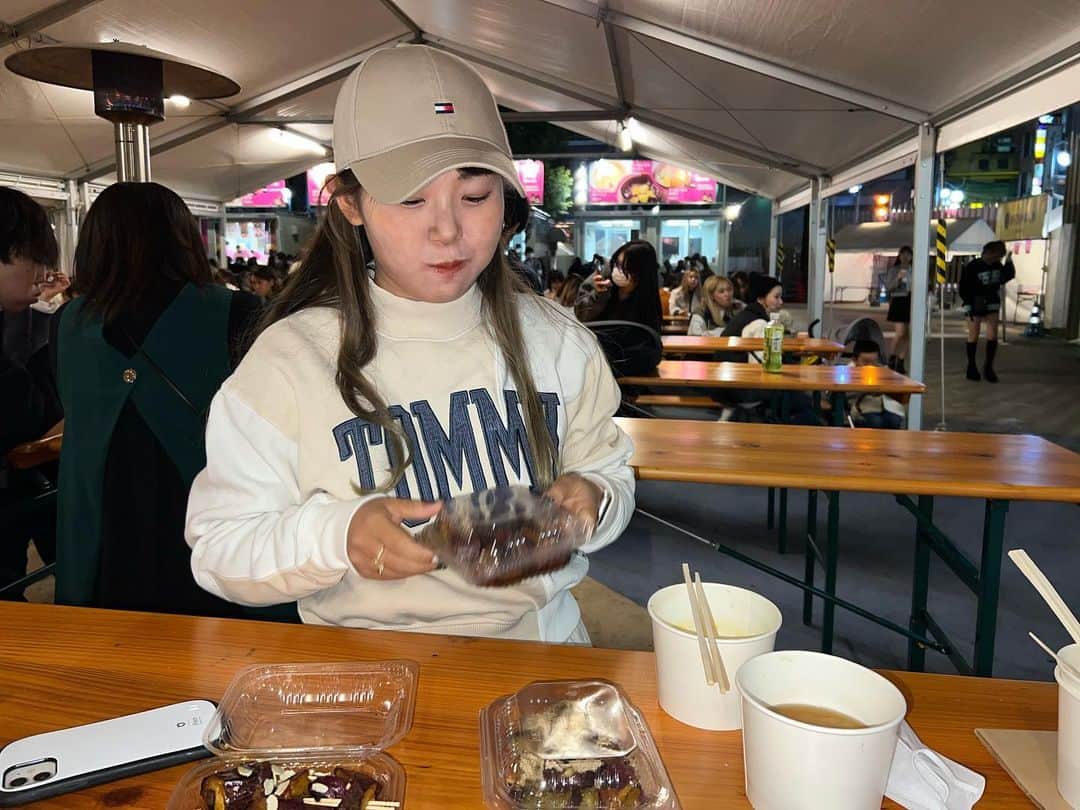 吉田有里さんのインスタグラム写真 - (吉田有里Instagram)「リン　@rin____tnk に誘われて芋フェス行って来ました🍠🫣🫶 からの韓国料理食べて大満足な夜ご飯でした🥰♥️ ・ ・ #いも」11月15日 12時21分 - yuri_yoshida__