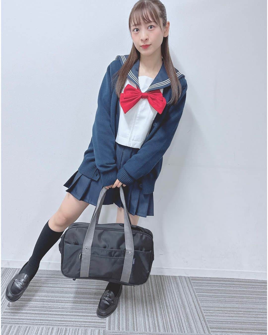 牧野澪菜さんのインスタグラム写真 - (牧野澪菜Instagram)「舞台ろくでなしコーラス 西島千秋役のわたし。📚🎹🎤🌸 . #me#制服 また着れるかな🫣🌈」11月15日 17時01分 - reina_makino92