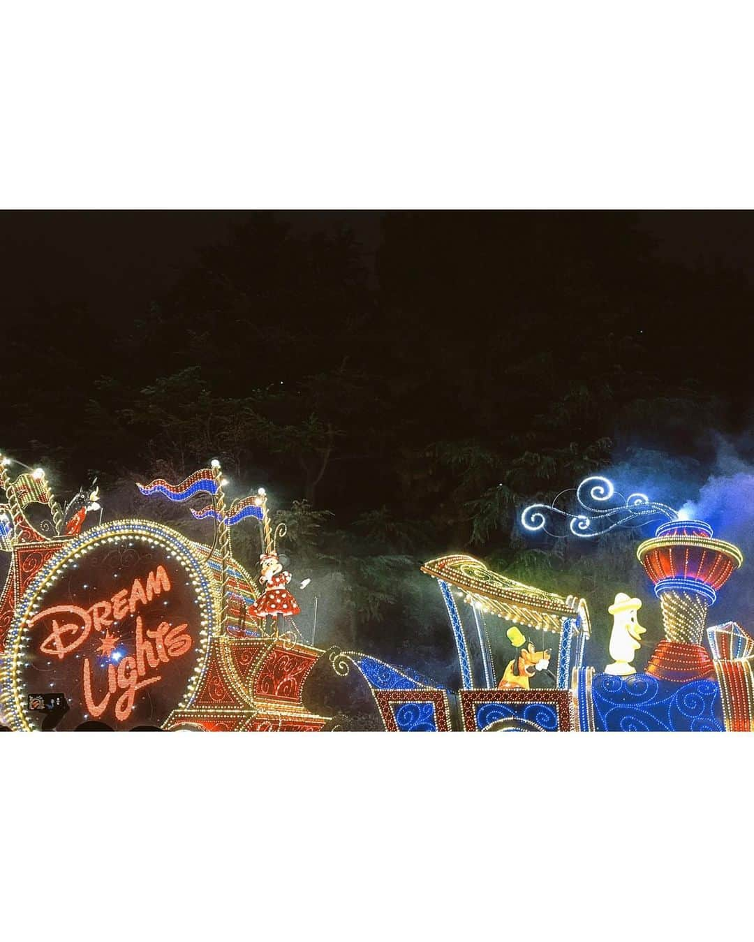 佐々木希さんのインスタグラム写真 - (佐々木希Instagram)「#Disneyland 🎄 我が家ベイマックス2体目。 今回はこちらのカラーをチョイスしておりました！ 次はいつ行けるかな✨」11月15日 19時53分 - nozomisasaki_official