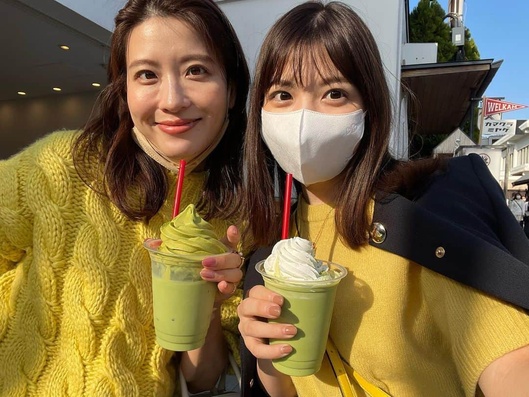 佐藤真知子さんのインスタグラム写真 - (佐藤真知子Instagram)「☀️  都内は、 イチョウの葉がすっかり黄色に色づいていますね☺️  そういえば！この前、 きょんさんとたまたま黄色コーデでお揃いでした💛  秋の空気がおいしかったなぁ😌  #きょんさんがいっぱい撮ってくれました #ぺこり」11月15日 20時36分 - machiko.sato09