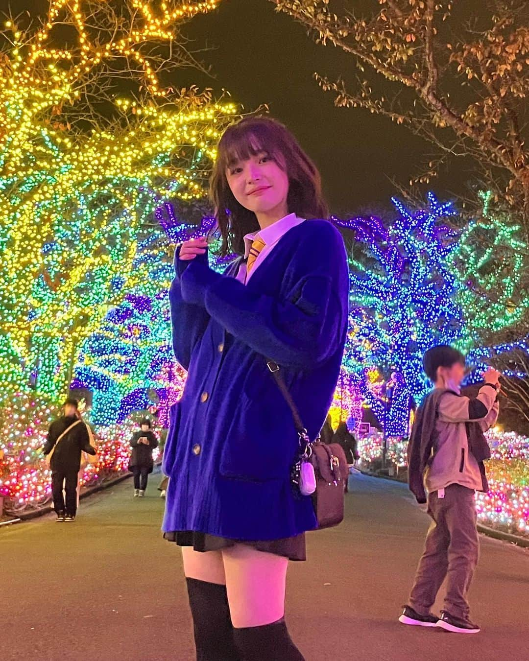 豊嶋花さんのインスタグラム写真 - (豊嶋花Instagram)「友達とイルミネーションを見に行ってきました！ クリスマスも近づいてきましたね…楽しみです🎄✨ #豊嶋花」11月15日 20時54分 - hanatoyoshima_official