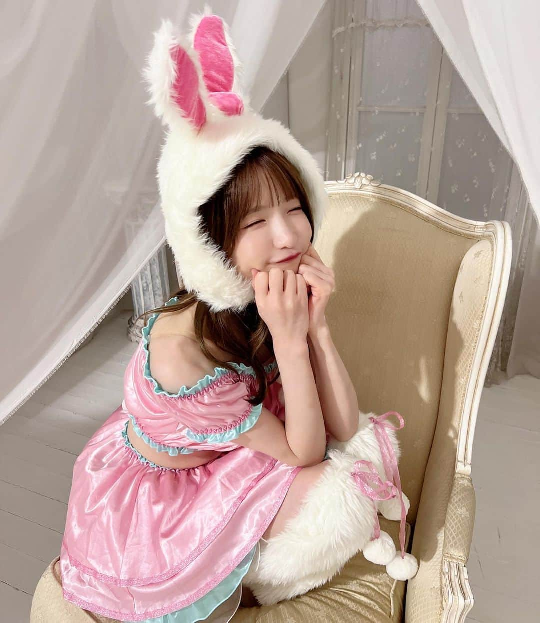 もえのあずきさんのインスタグラム写真 - (もえのあずきInstagram)「もえうさ🐰🎀 ぷにぷに💓  #もえうさ#うさぎのいる暮らし #うさぎのいる生活 #うさぎと暮らす #もえあず#大食い#エラバレシ#アイドル#ピンク大好き#ピンク担当」11月15日 23時16分 - moeazukitty