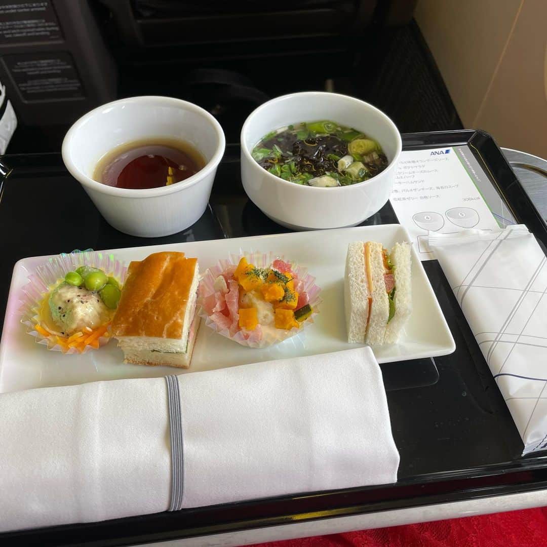 小林未来さんのインスタグラム写真 - (小林未来Instagram)「夏休み✈️ #沖縄旅行 #B777 #ANA #リッツカールトン沖縄 #時差投稿」11月16日 12時53分 - mirai.kobayashi