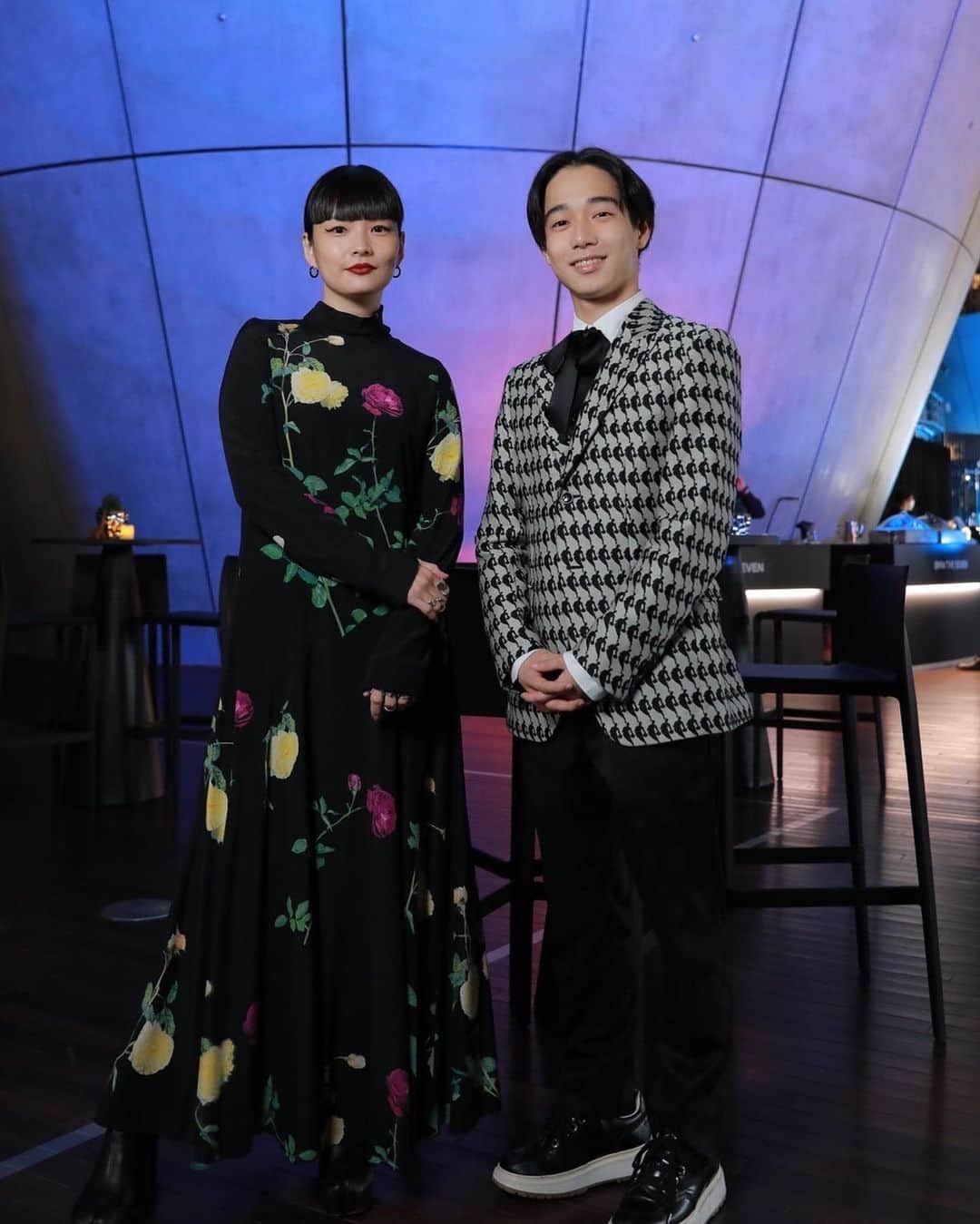 秋元梢さんのインスタグラム写真 - (秋元梢Instagram)「BMW THE SEVEN🛞 お披露目イベントにて、7年振りにお会いした @sennosuke.official 君と😳🙏🏻 (7に縁があるな🤫) 久しぶりに沢山の知り合いに会えて、お喋りして、楽しい時間でした😌🍾 #FORWARDISM #THESEVEN #THENEW7」11月16日 16時56分 - akimoto_kozue