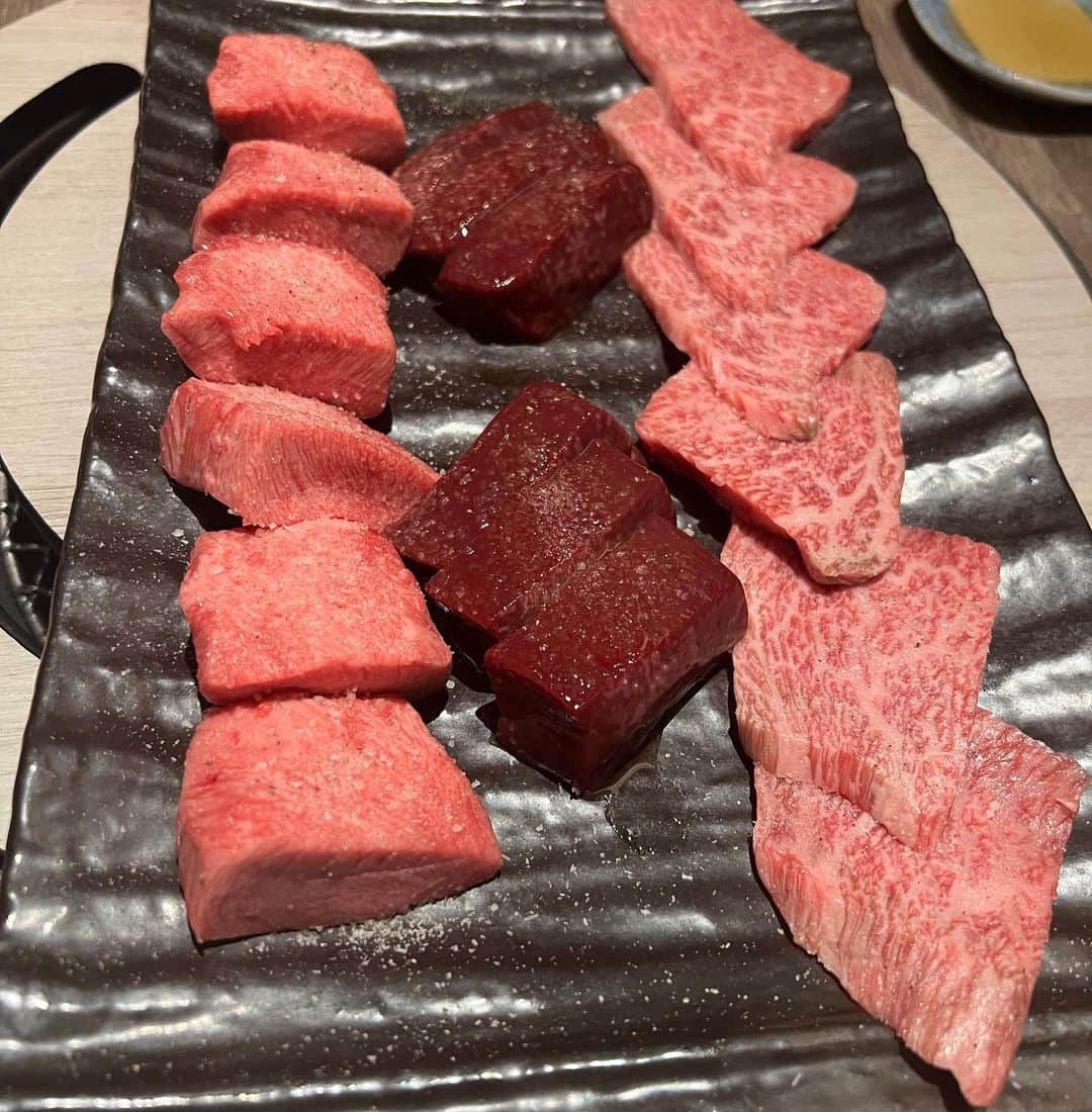 大槻ひびきさんのインスタグラム写真 - (大槻ひびきInstagram)「先日お肉食べに行きました☺️ 「にくがとう」  松茸ご飯も美味しかった🥹✨ またあそぼ🌸」11月16日 17時56分 - yanhibi0221