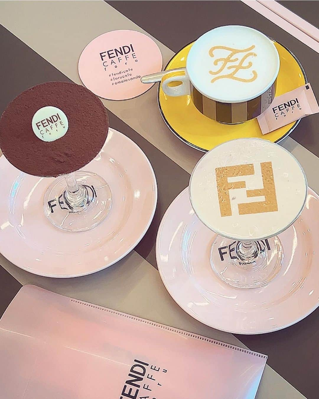 小松崎真理さんのインスタグラム写真 - (小松崎真理Instagram)「FENDIカフェ☕️ ・ ・ 可愛すぎたぁぁ💕 ・ #FENDI#fendiカフェ#カフェ#表参道#原宿#表参道カフェ#原宿カフェ#フェンディー#カフェ巡り#カフェ好き#カフェ部#カフェ活#東京カフェ#カフェ好きな人と繋がりたい」11月16日 19時20分 - xs2.mari.s2x